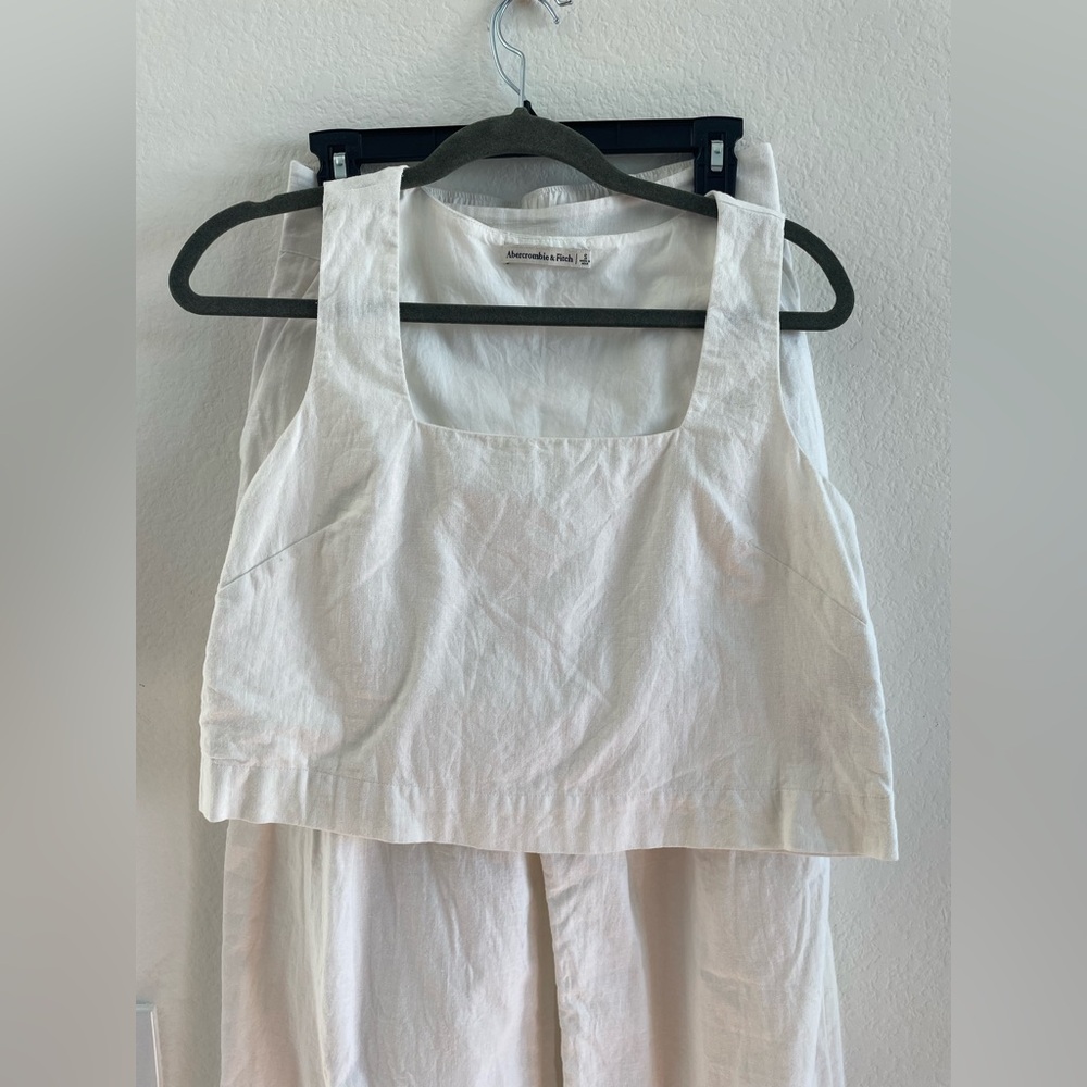 Women’s Abercrombie and Fitch White Linen Set